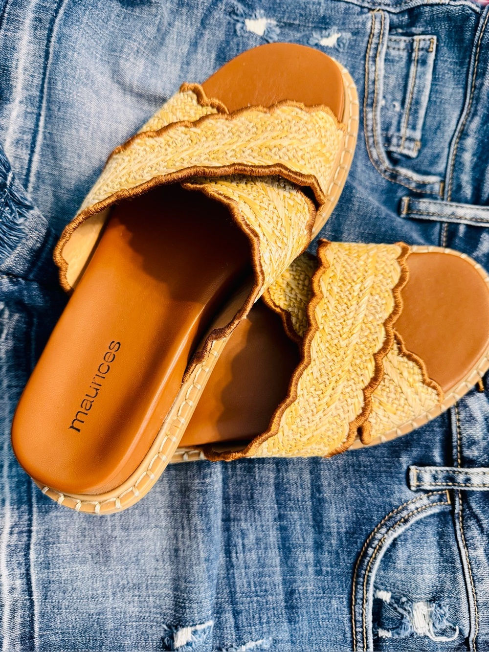 Woven Scalloped Slide Sandals in Natural tweed